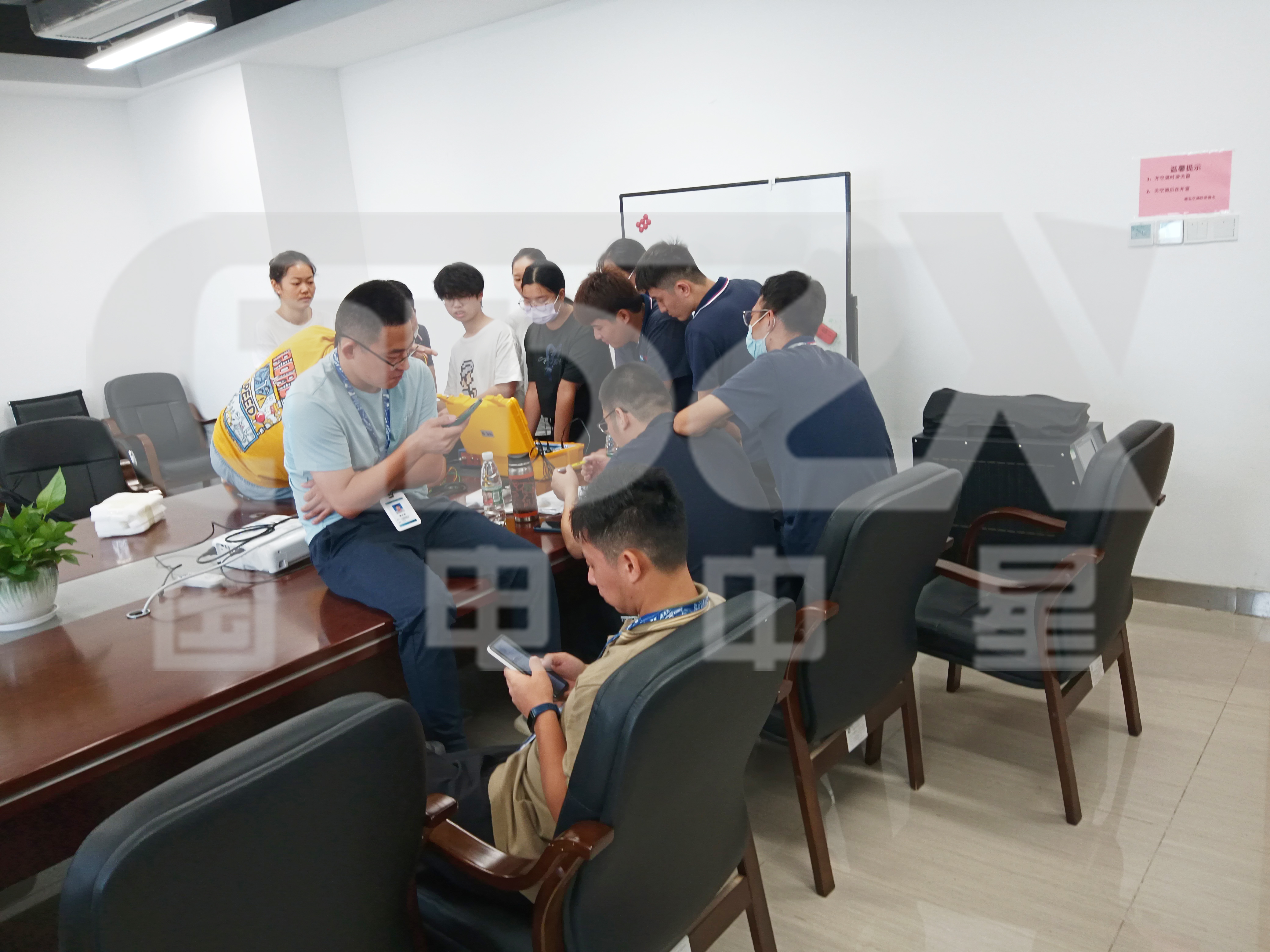 三相氧化鋅帶電測試儀培訓(xùn)現(xiàn)場.jpg 三相氧化鋅帶電測試儀培訓(xùn)現(xiàn)場.jpg