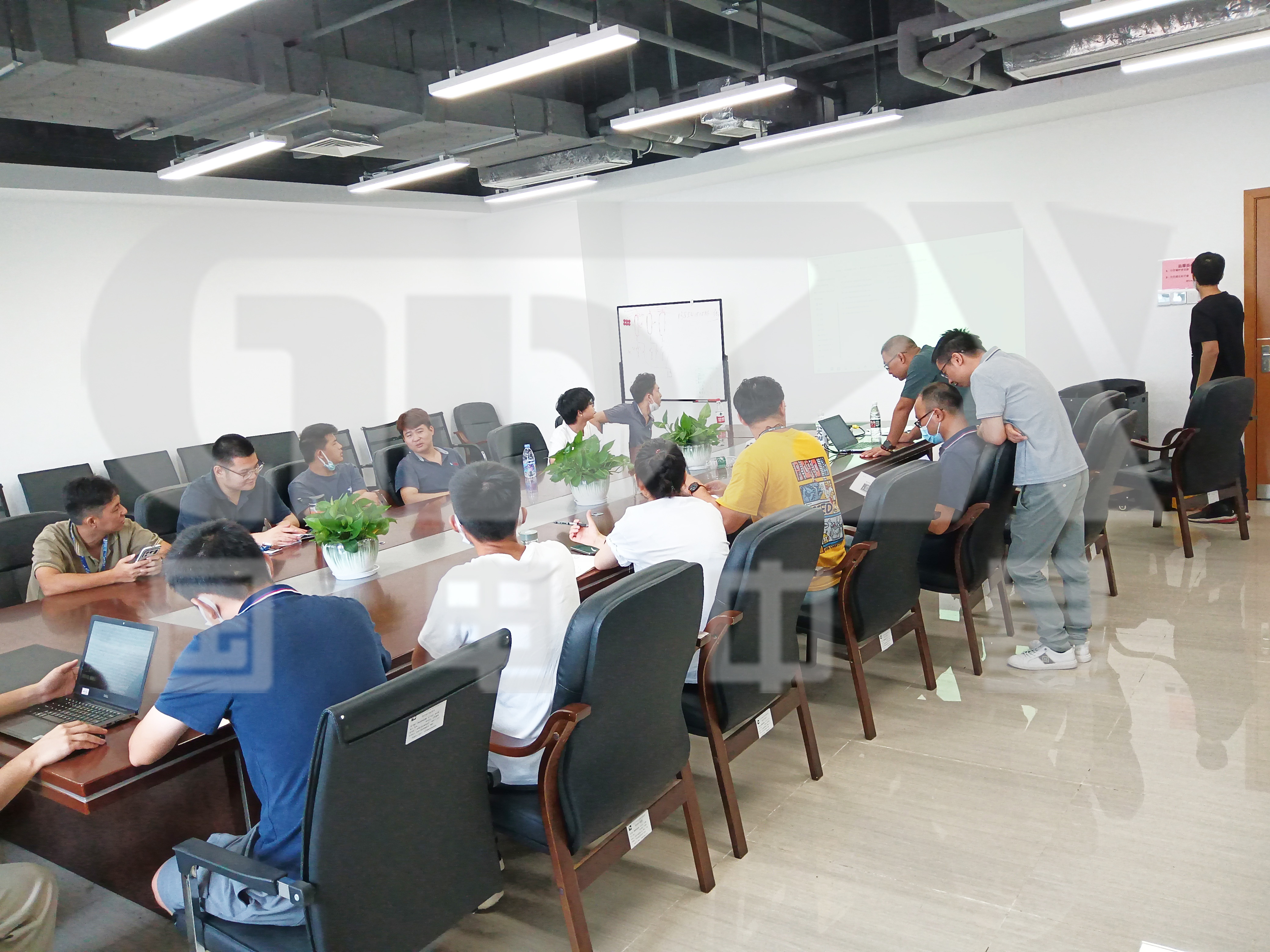 電力測試設(shè)備培訓(xùn)現(xiàn)場3.jpg 電力測試設(shè)備培訓(xùn)現(xiàn)場3.jpg